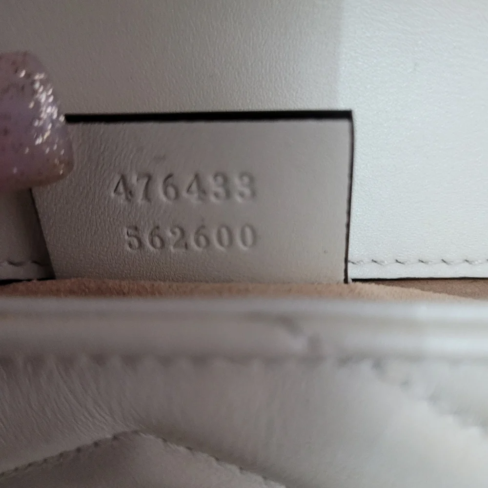 Gucci White Crossbody Bag with Gold Accents - Picture 3 of 10